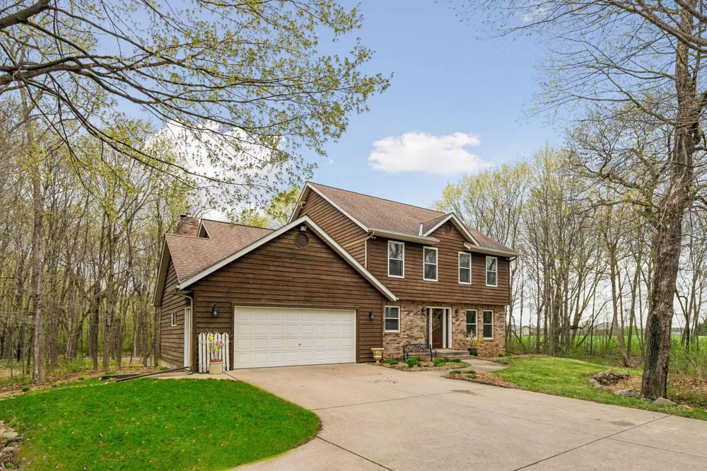 1745 1st Avenue SE New Prague, MN 56071