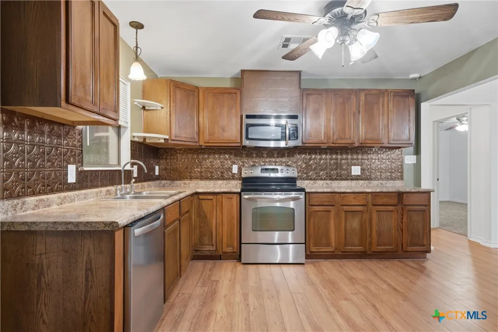 303 Milam Street Rogers, TX 76569