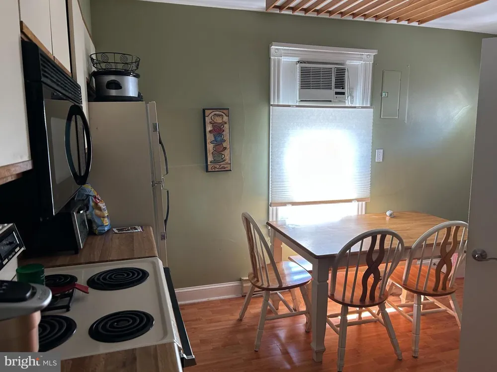 210 E. HAND AVENUE Wildwood, NJ 08260