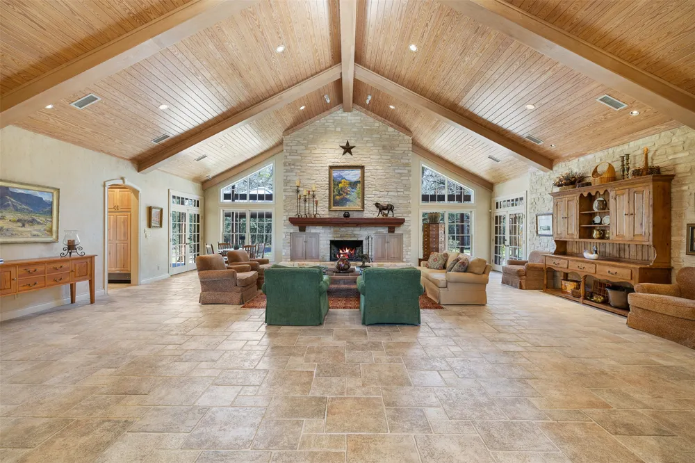 1580 County Road 377 Caldwell, TX 77836