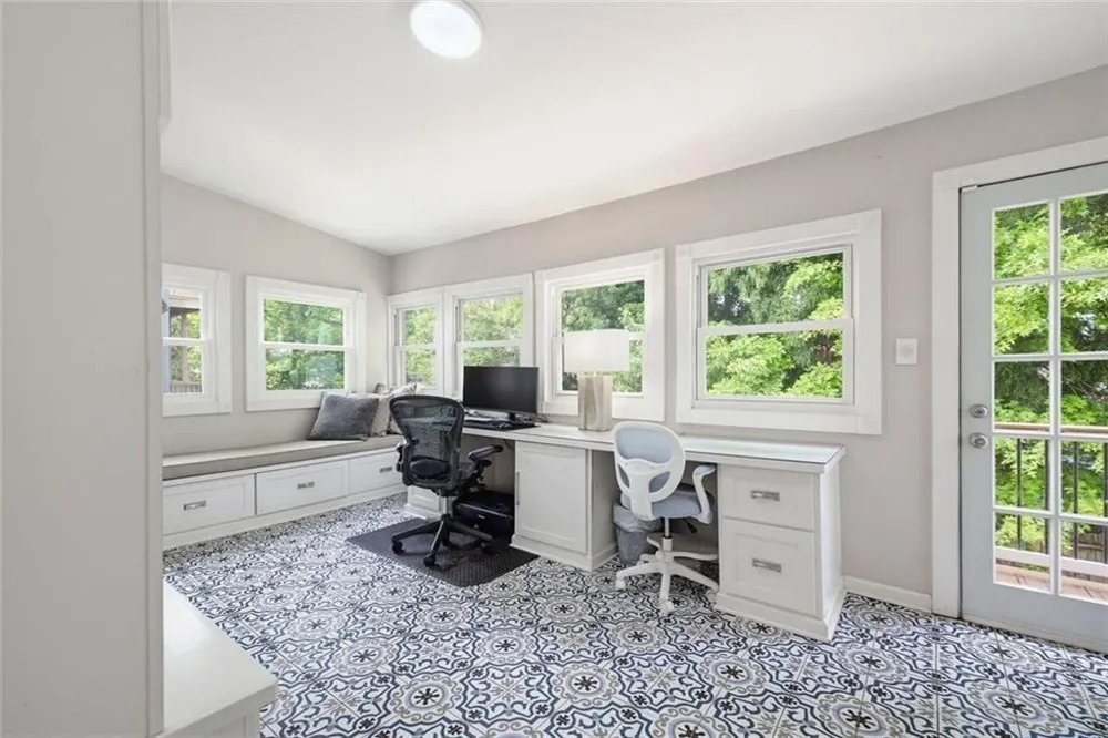 570 East Avenue NE Atlanta, GA 30312