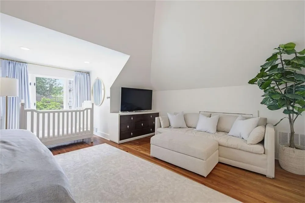 570 East Avenue NE Atlanta, GA 30312