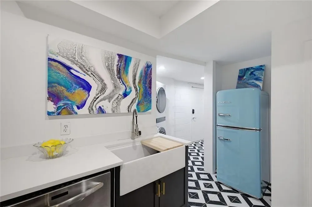 570 East Avenue NE Atlanta, GA 30312
