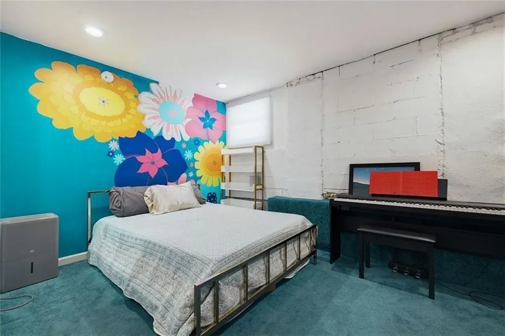 570 East Avenue NE Atlanta, GA 30312