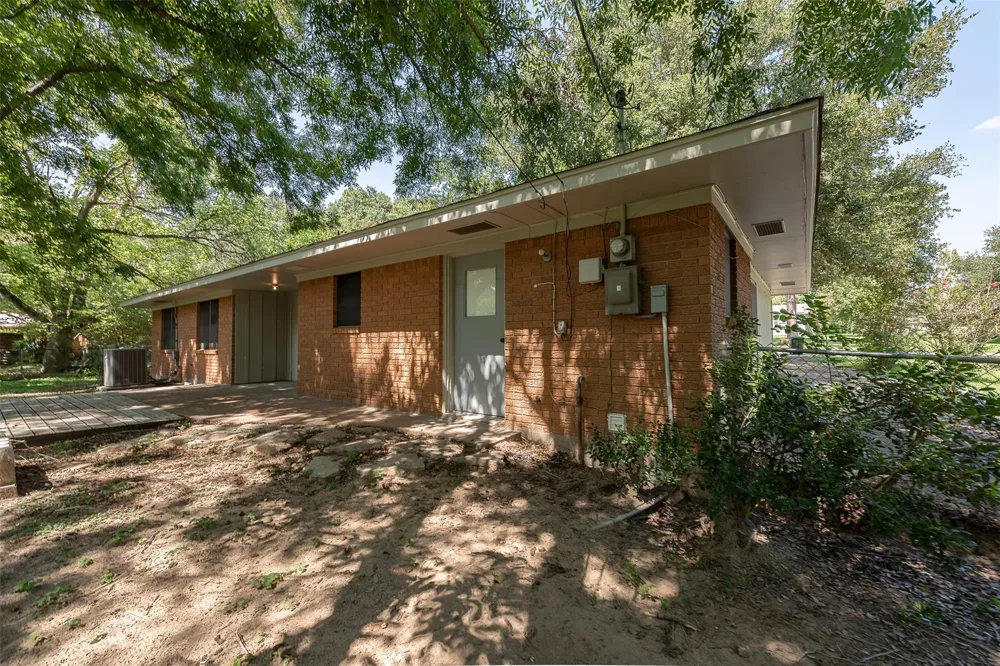 504 Redbud Street Caldwell, TX 77836
