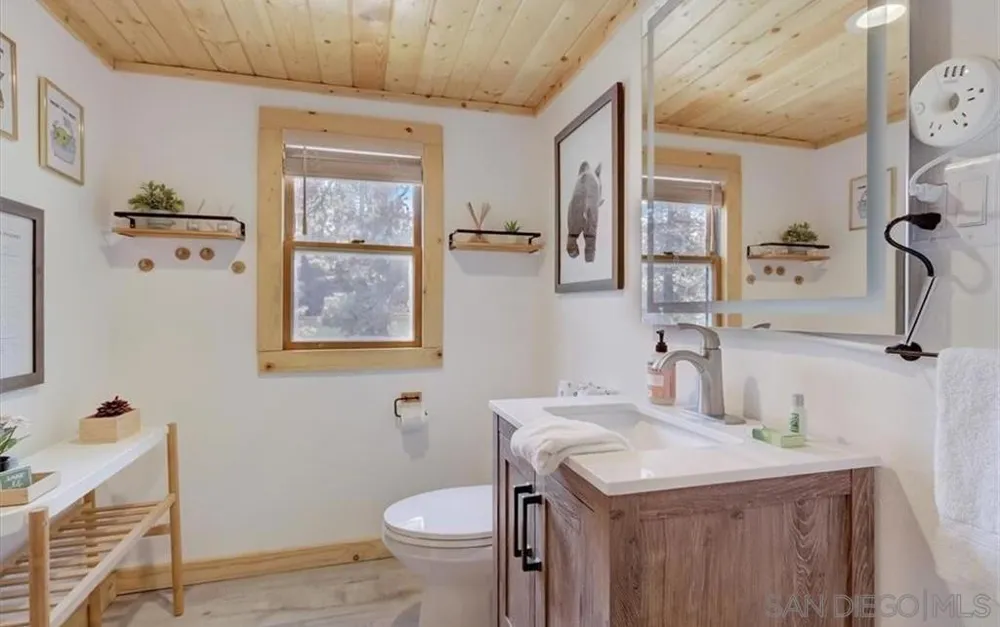 298 Maple Sugarloaf, CA 92386