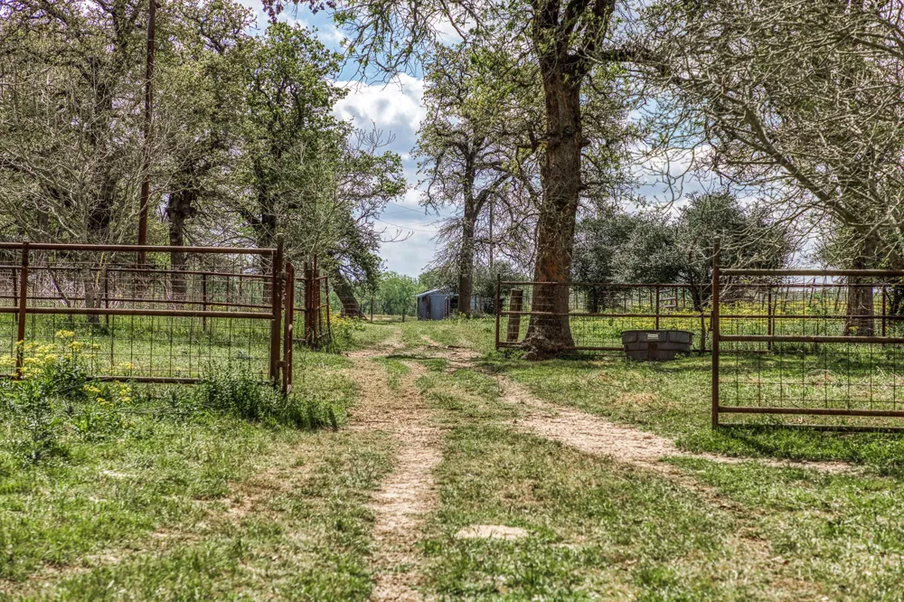 11320 County Road 343 Caldwell, TX 77836