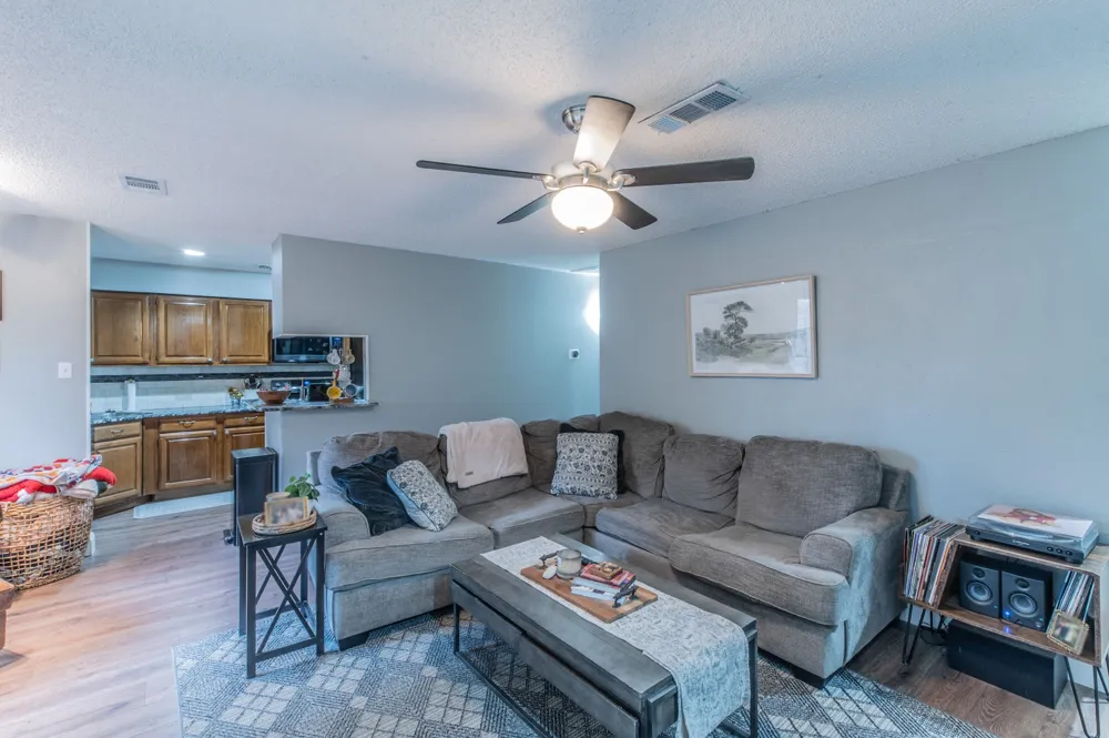 1901 Cloisters Drive #914 Arlington, TX 76011