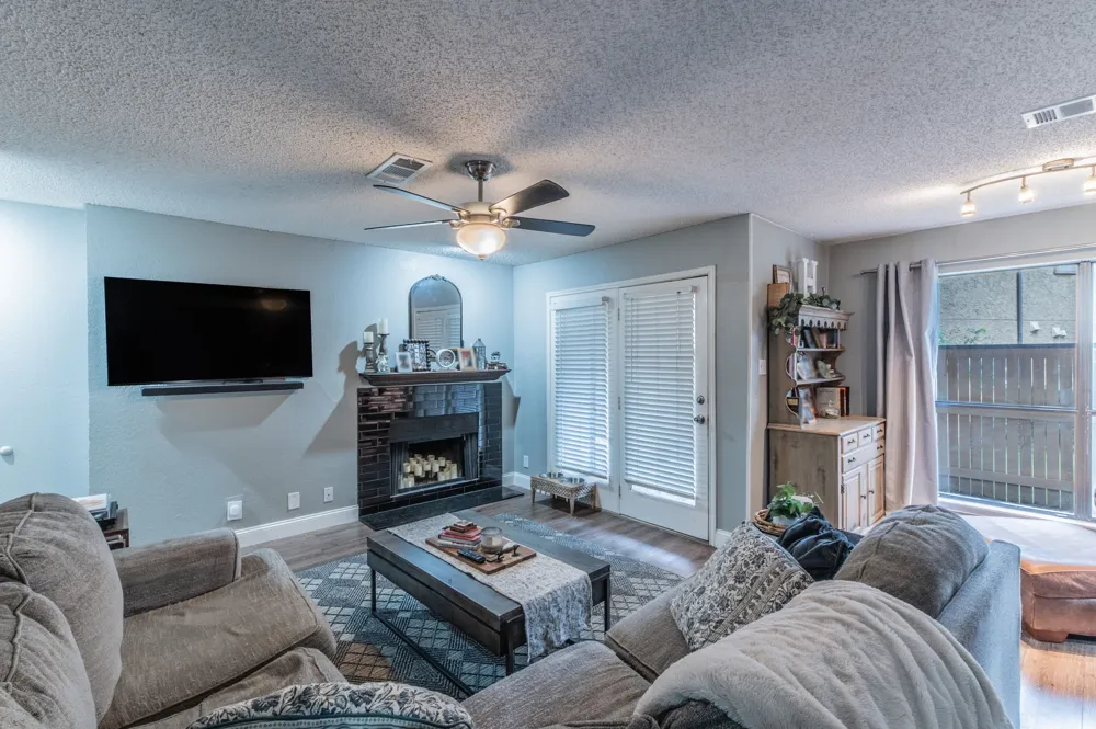 1901 Cloisters Drive #914 Arlington, TX 76011