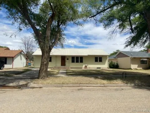 426 Poplar Avenue