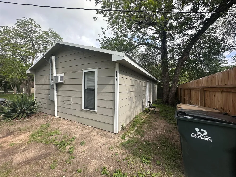 113 Middle Street Flatonia, TX 78941