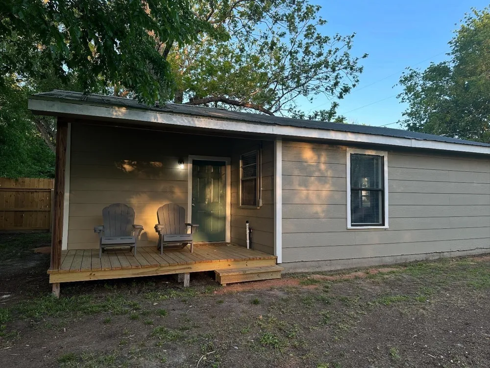113 Middle Street Flatonia, TX 78941