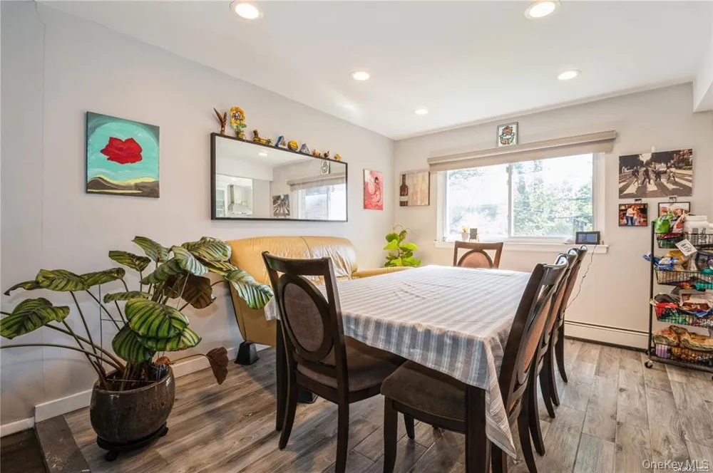 1040 Cedarhurst Street North Woodmere, NY 11581