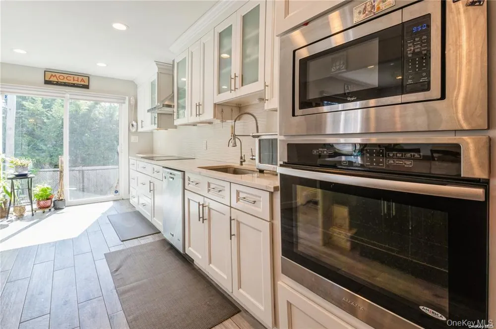 1040 Cedarhurst Street North Woodmere, NY 11581