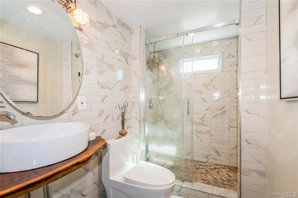 1040 Cedarhurst Street North Woodmere, NY 11581