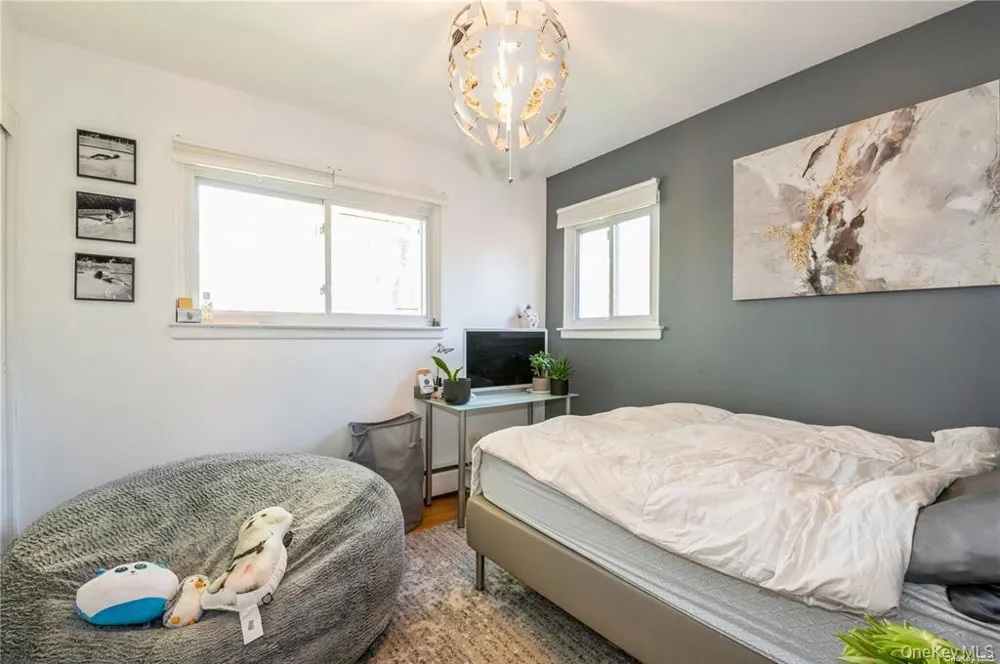 1040 Cedarhurst Street North Woodmere, NY 11581