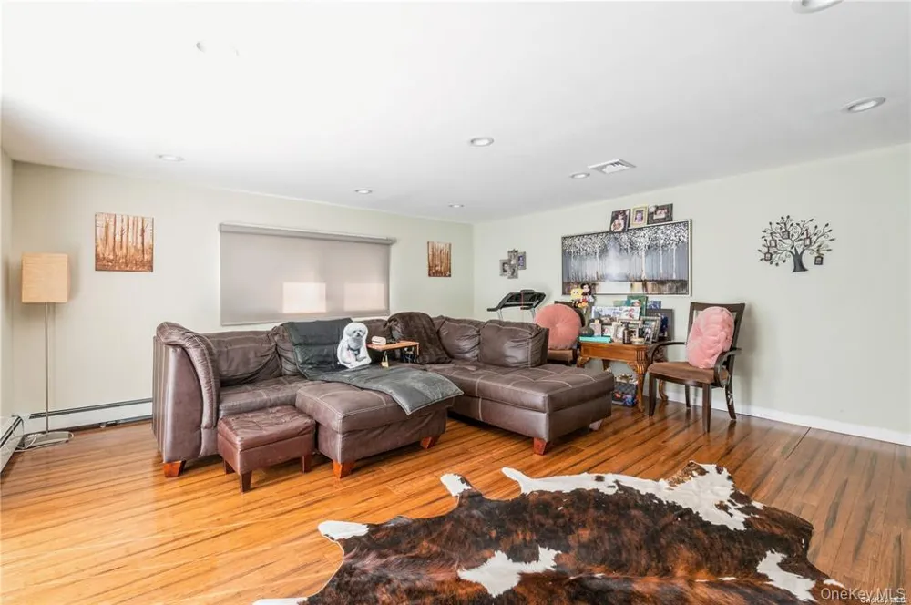 1040 Cedarhurst Street North Woodmere, NY 11581