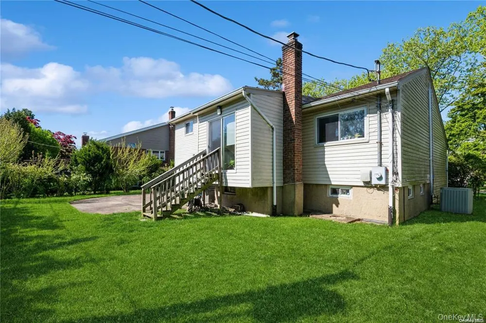 1040 Cedarhurst Street North Woodmere, NY 11581