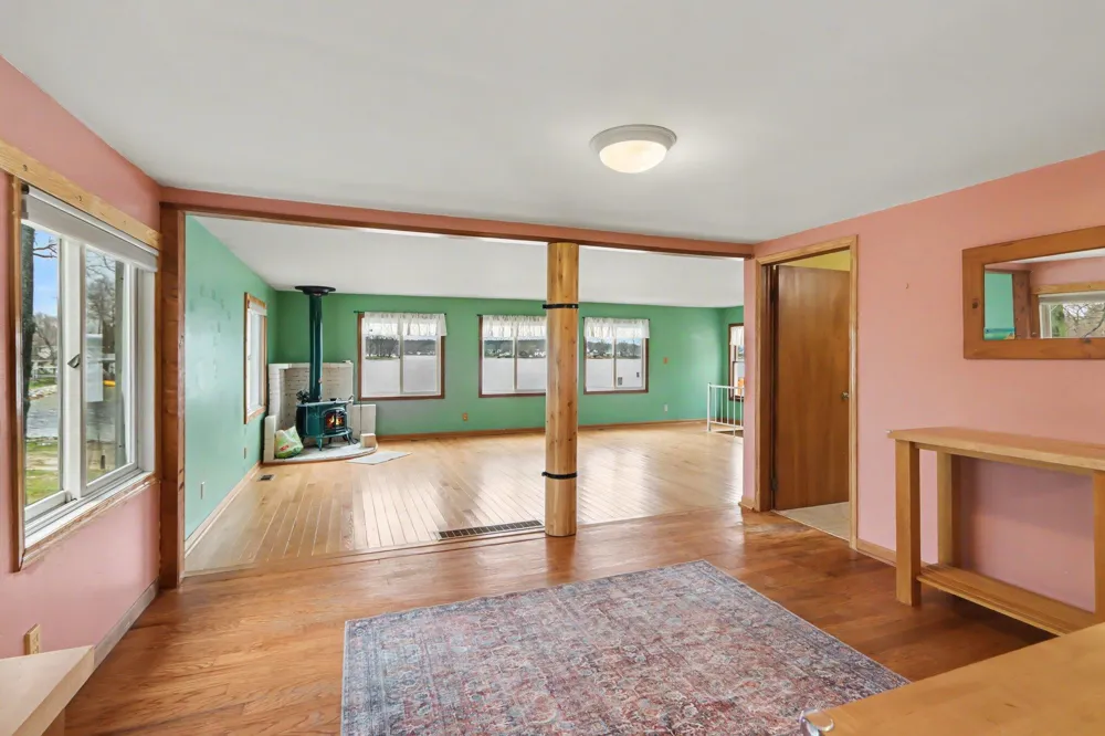12015 Oakridge Road Plainwell, MI 49080