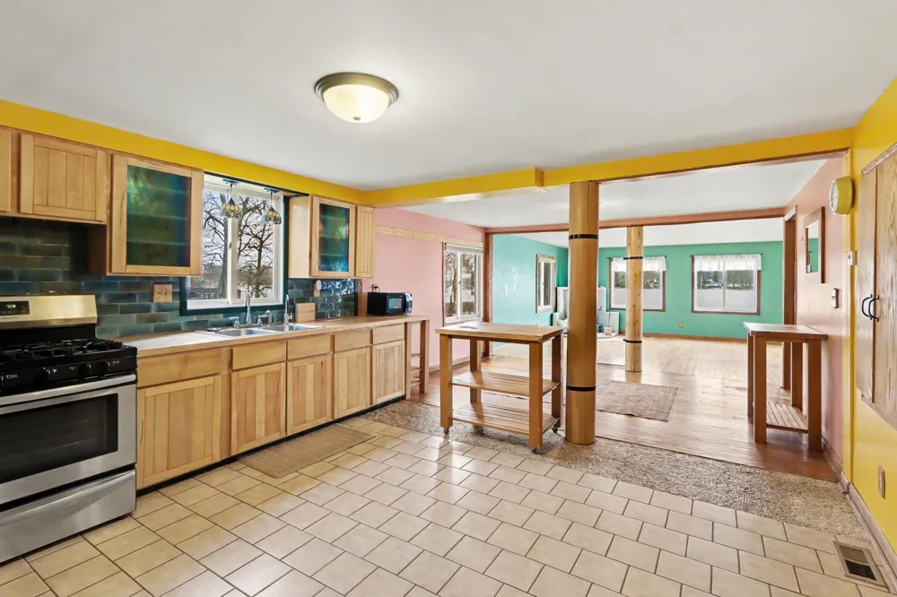 12015 Oakridge Road Plainwell, MI 49080