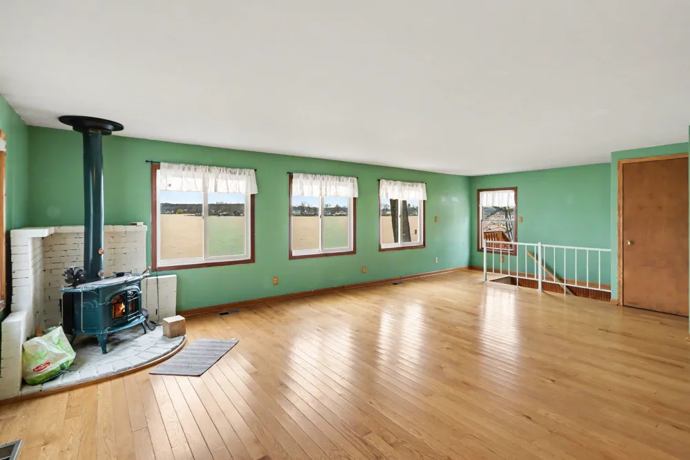 12015 Oakridge Road Plainwell, MI 49080