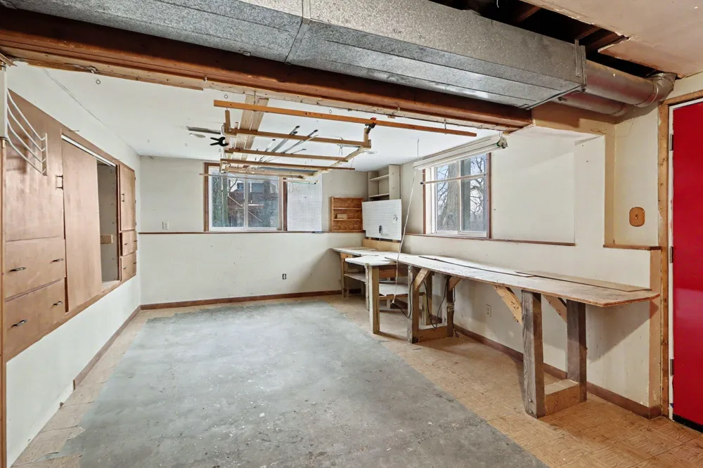 12015 Oakridge Road Plainwell, MI 49080
