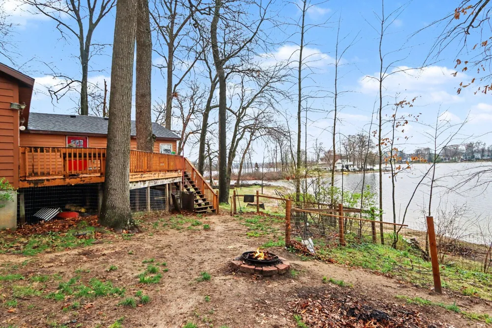 12015 Oakridge Road Plainwell, MI 49080