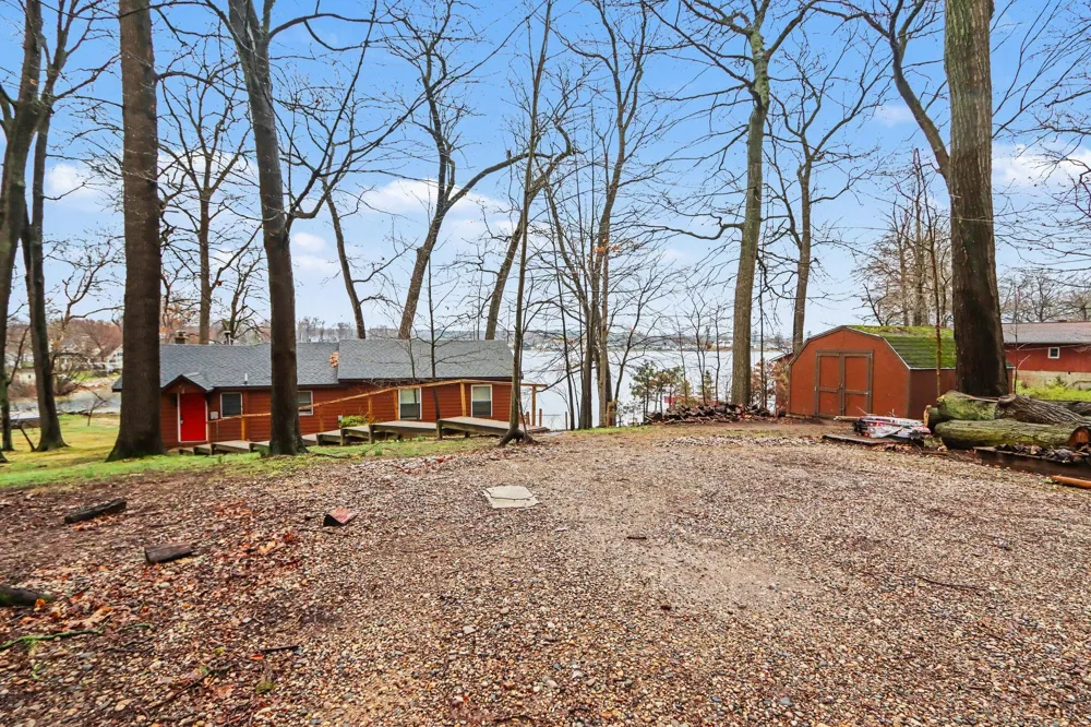 12015 Oakridge Road Plainwell, MI 49080