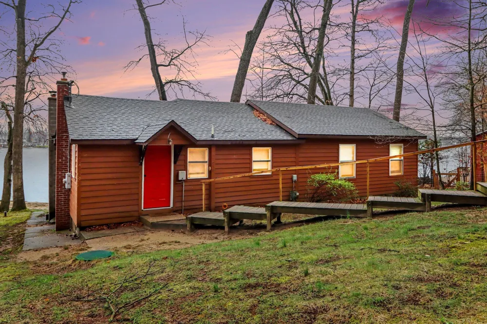 12015 Oakridge Road Plainwell, MI 49080