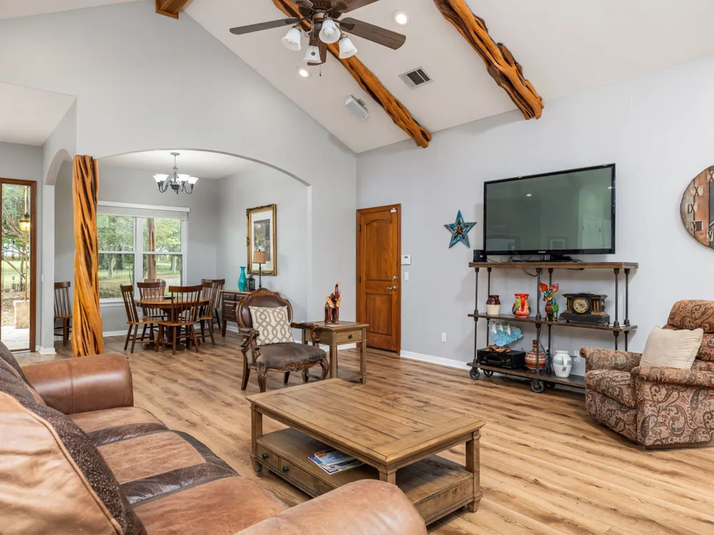 250 County Rd. 323 Bartlett, TX 76511