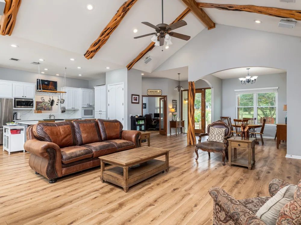 250 County Rd. 323 Bartlett, TX 76511