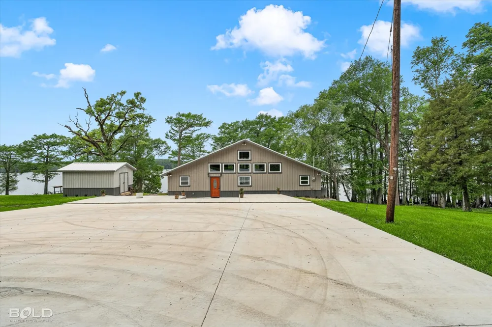 10945 Ferry Lake Road Oil City, LA 71061
