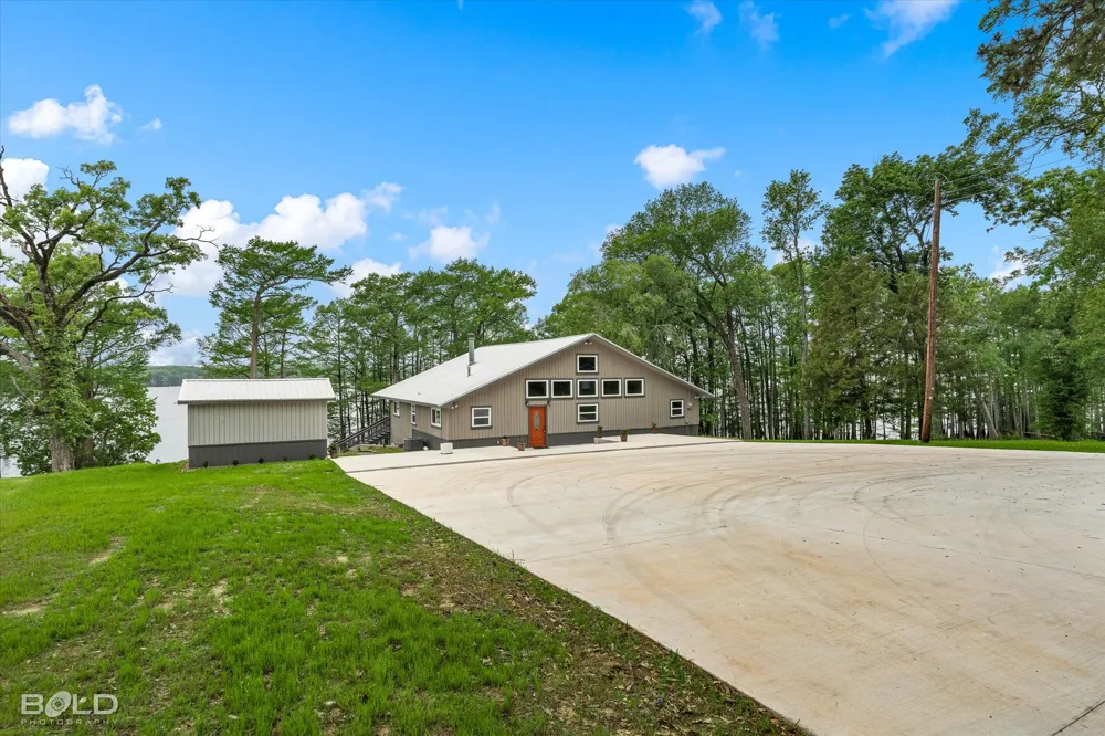 10945 Ferry Lake Road Oil City, LA 71061