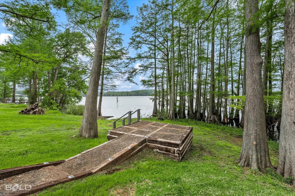 10945 Ferry Lake Road Oil City, LA 71061
