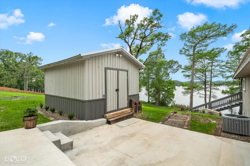 10945 Ferry Lake Road Oil City, LA 71061