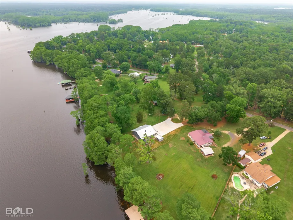 10945 Ferry Lake Road Oil City, LA 71061