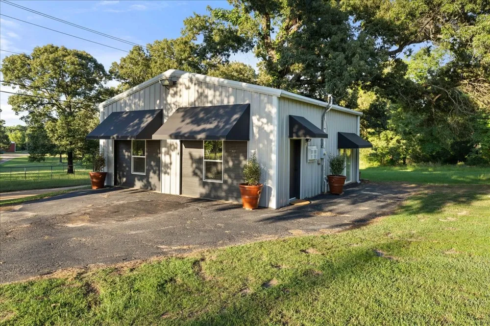 1408 E Lake Drive Gladewater, TX 75657