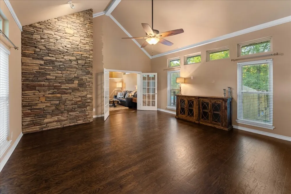 1408 E Lake Drive Gladewater, TX 75657