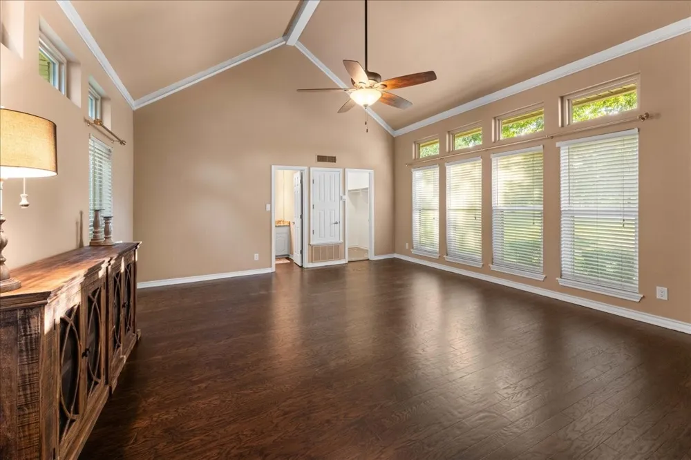 1408 E Lake Drive Gladewater, TX 75657