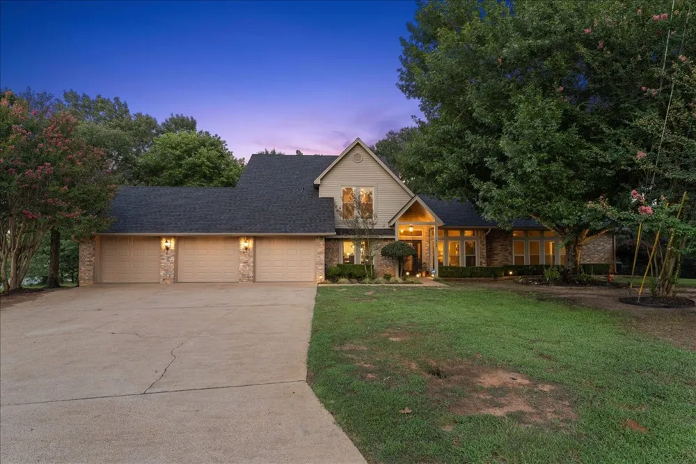 1408 E Lake Drive Gladewater, TX 75657
