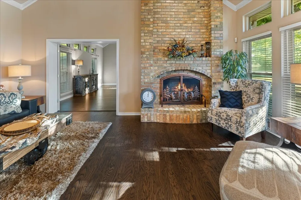 1408 E Lake Drive Gladewater, TX 75657