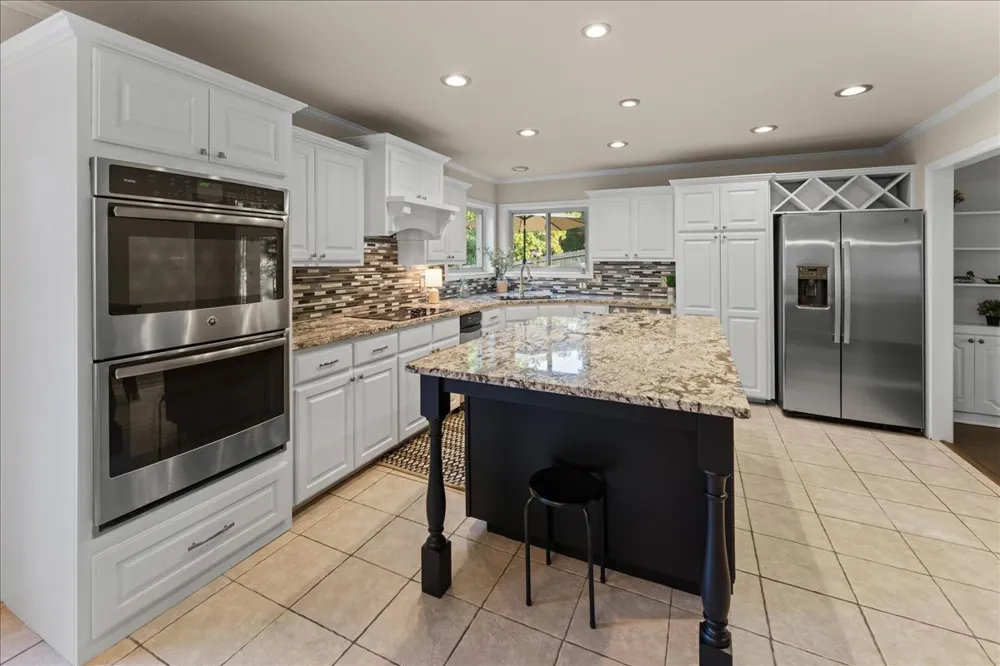 1408 E Lake Drive Gladewater, TX 75657