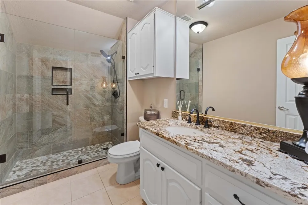 1408 E Lake Drive Gladewater, TX 75657