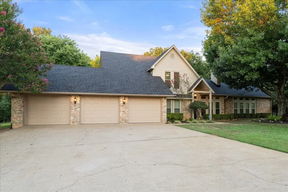 1408 E Lake Drive Gladewater, TX 75657