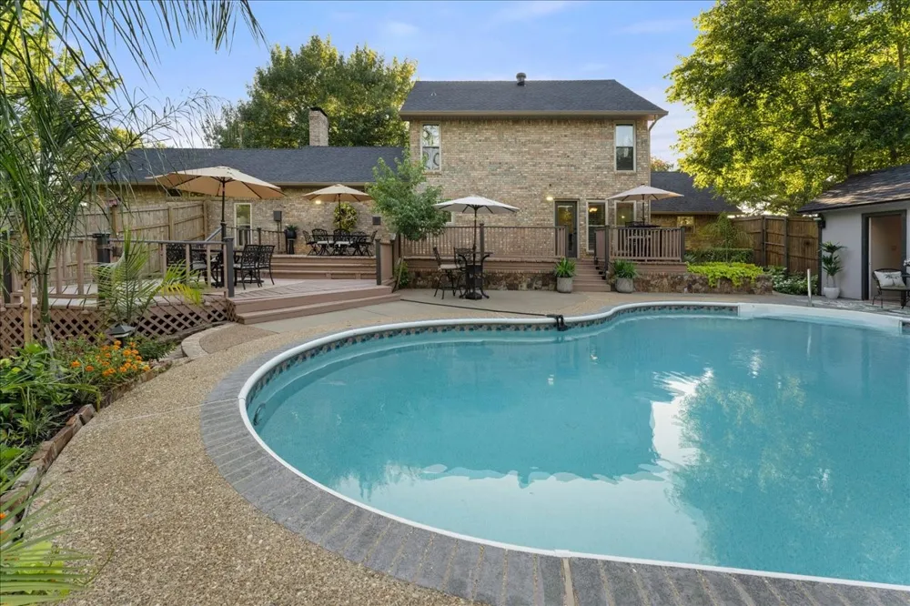1408 E Lake Drive Gladewater, TX 75657