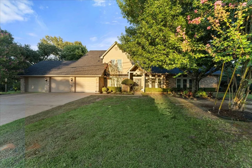 1408 E Lake Drive Gladewater, TX 75657
