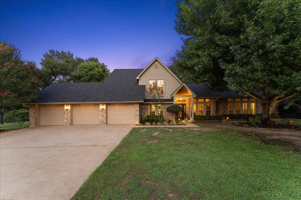 1408 E Lake Drive Gladewater, TX 75657