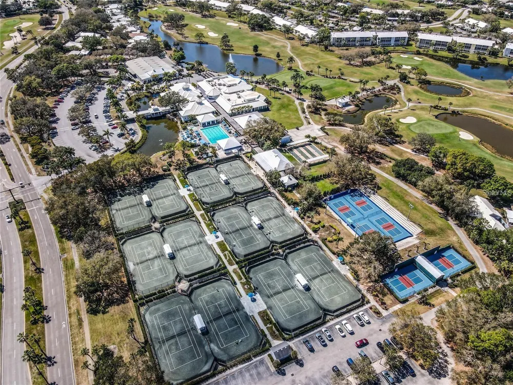 339 PEMBROKE LANE S #228 Venice, FL 34293