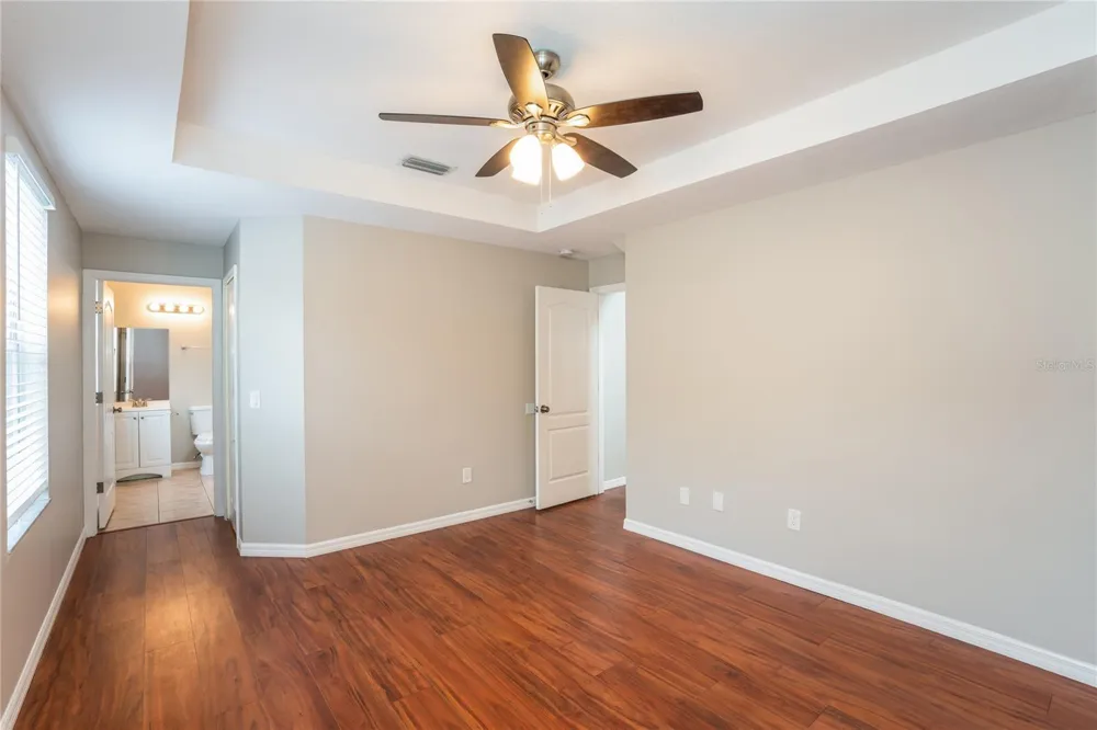 1011 LAKE SHORE RANCH DRIVE Seffner, FL 33584