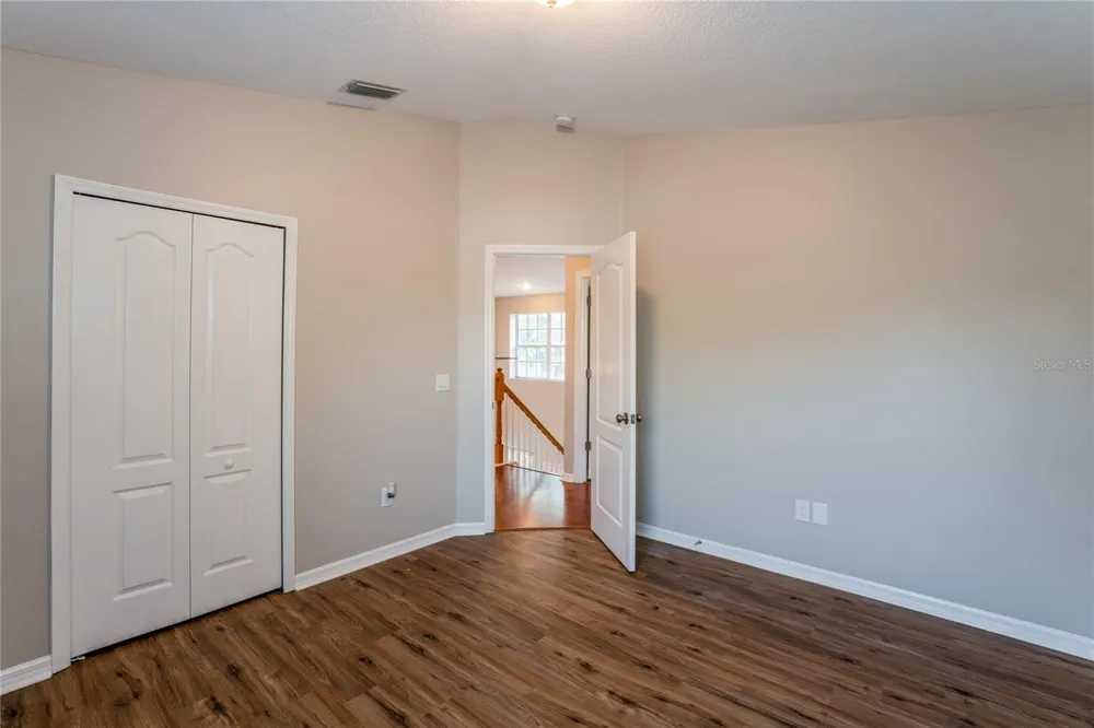 1011 LAKE SHORE RANCH DRIVE Seffner, FL 33584